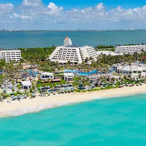 4* Üdülőközpont Grand Oasis